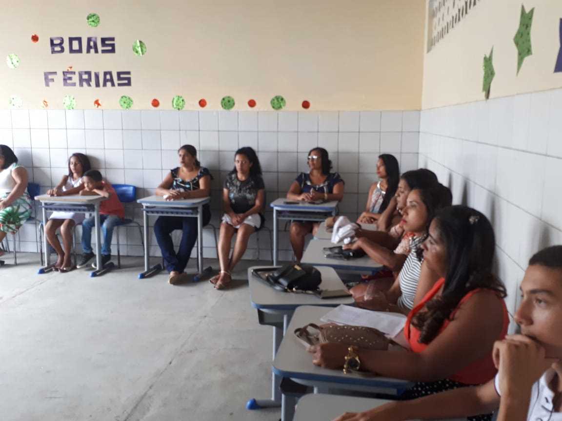 Secretaria de Assistência Social faz entrega de Certificados do Curso de Cabeleireira.
